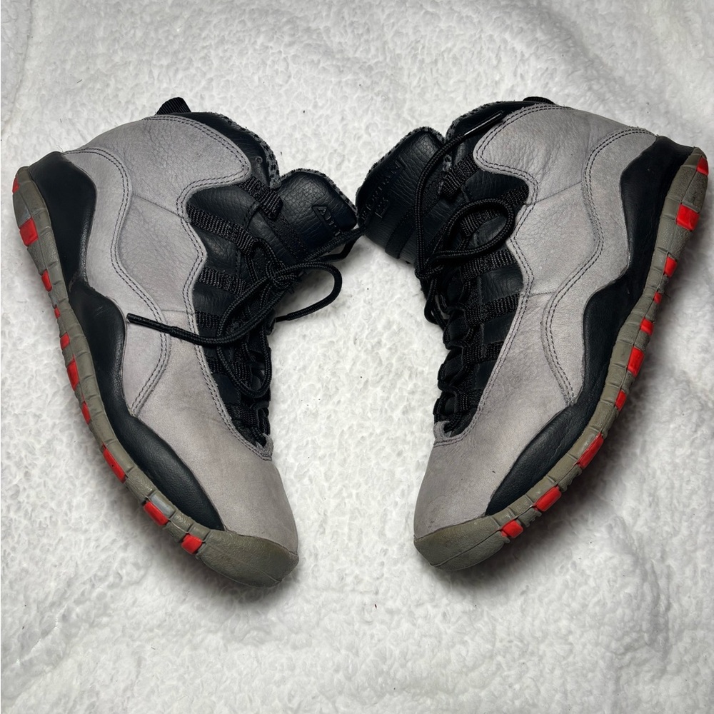 ✨Preowned Air Jordan 10 X Retro Cool Grey Infrared Black Youths Size 6Y✨